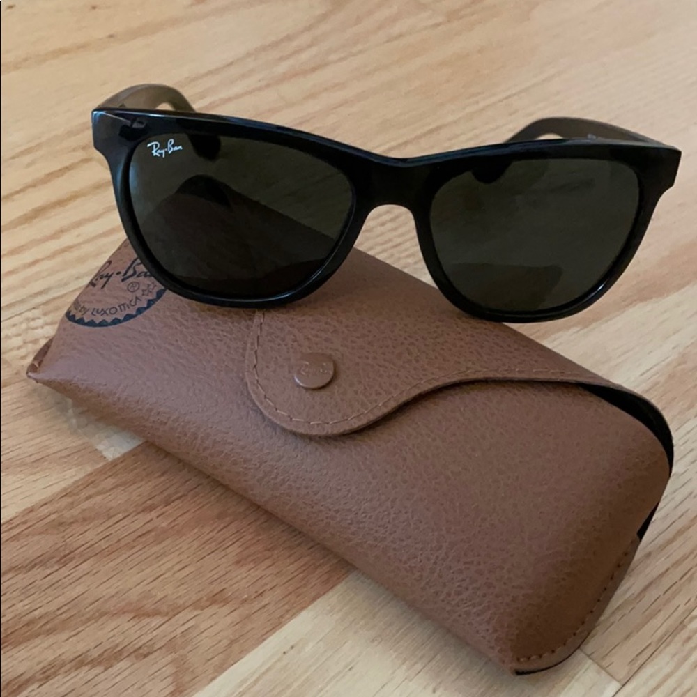 RAY-BAN